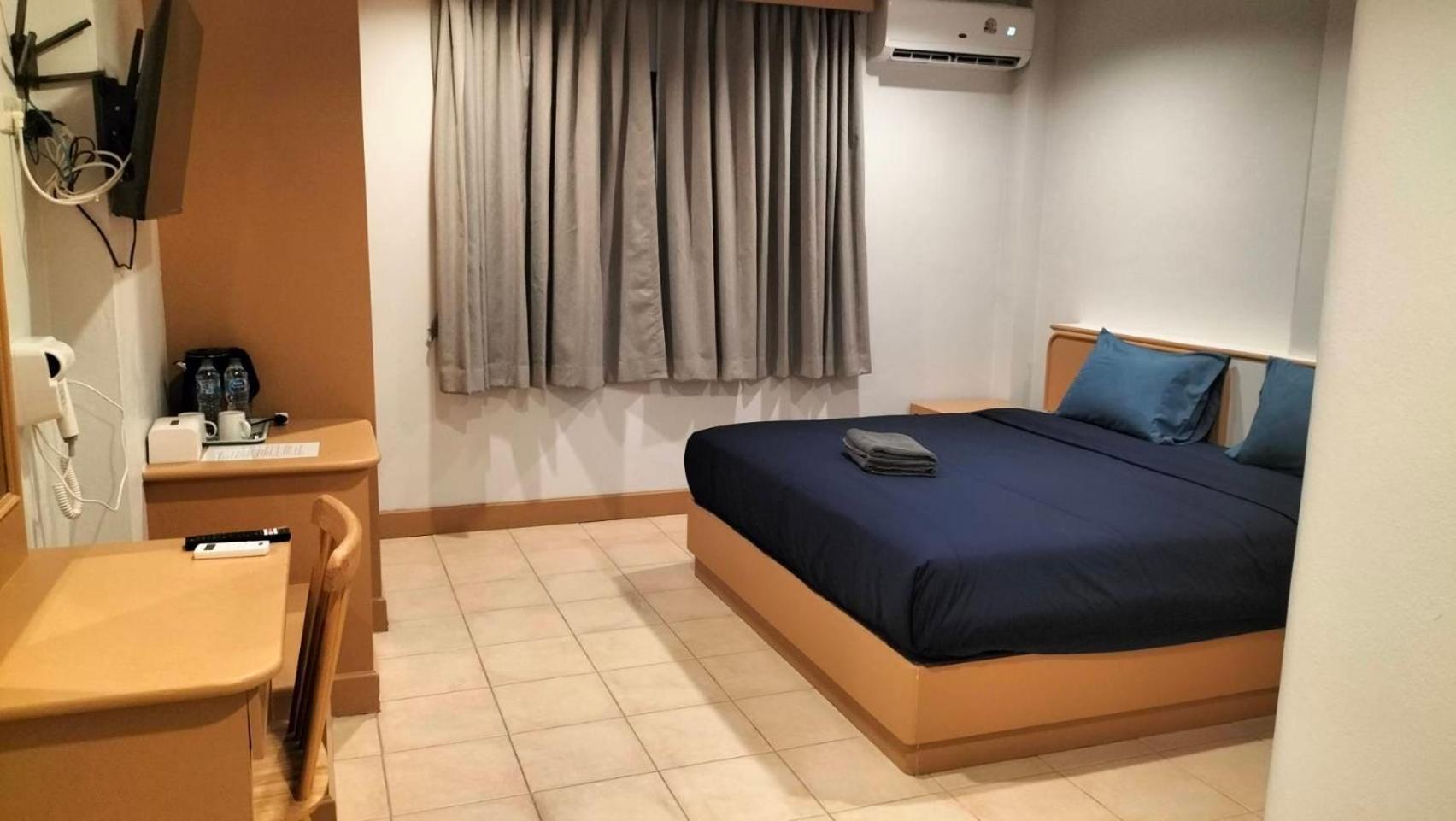 Jb House Patong Hostel Exterior photo