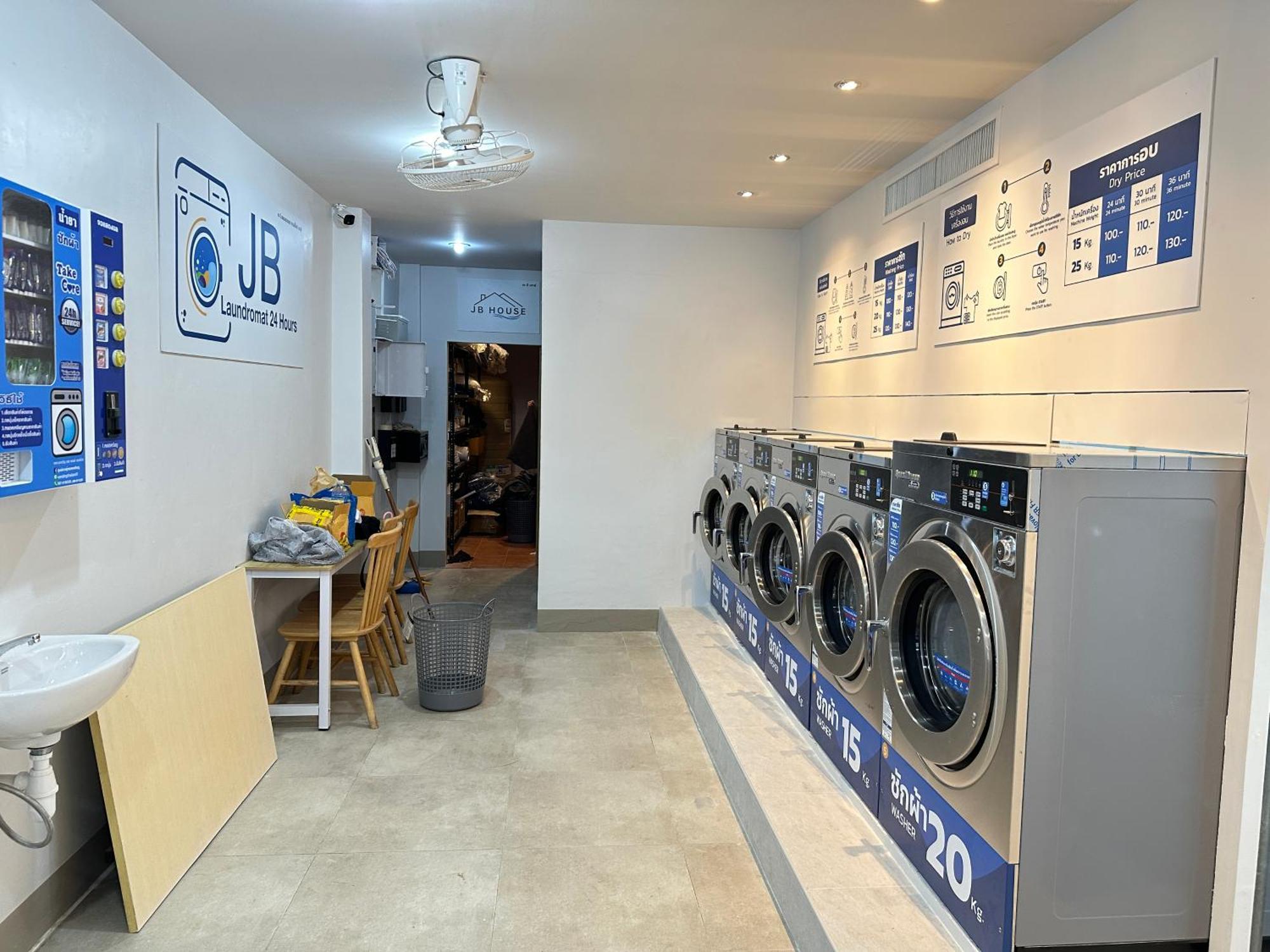 Jb House Patong Hostel Exterior photo
